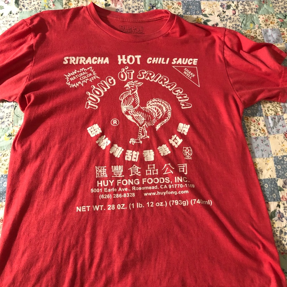 Sriracha Hot Chili Sauce Tshirt. Huy Fong Foods, Rosemead, California. Pink. Med